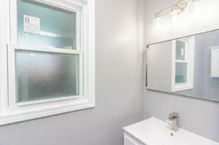 8500 S Prairie Ave, Chicago, IL 60619 - Photo 11