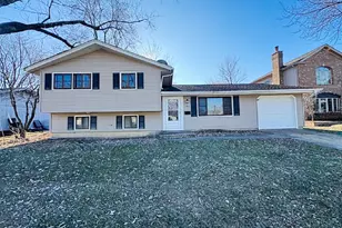 917 Aimtree Pl, Schaumburg, IL 60194 - Photo 1