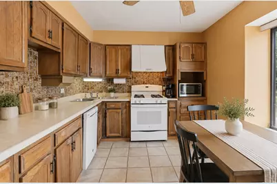 18630 Golfview Drive, Hazel Crest, IL 60429 - Photo 5