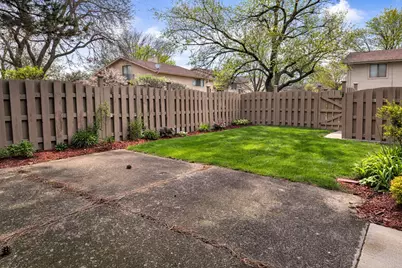 18630 Golfview Drive, Hazel Crest, IL 60429 - Photo 3