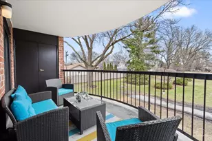 1405 E Central Rd, Arlington Heights, IL 60005 - Photo 29