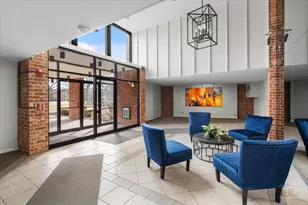 1405 E Central Rd, Arlington Heights, IL 60005 - Photo 33