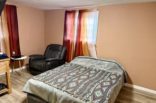 827 Monroe Ave, Carpentersville, IL 60110 - Photo 9