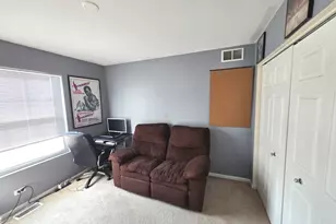 960 Bluebell Cir, Joliet, IL 60431 - Photo 15