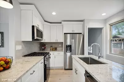 2233 N 77th Court, Elmwood Park, IL 60707 - Photo 9