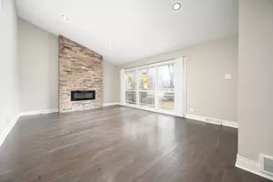 15330 Cherry Ln, Markham, IL 60428 - Photo 9