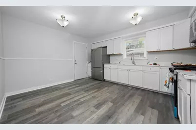 615 E 156th Place, South Holland, IL 60473 - Photo 5