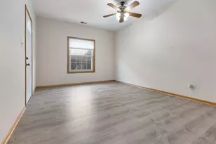 1505 Commodore Ct, Schaumburg, IL 60193 - Photo 17