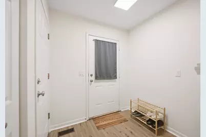 141 W Robinhood Way #141, Bolingbrook, IL 60440 - Photo 3