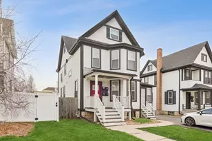 127 N West St, Wheaton, IL 60187 - Photo 1