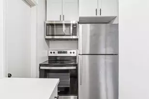 127 N West St, Wheaton, IL 60187 - Photo 3