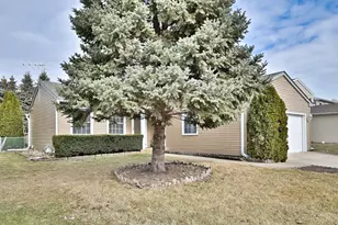 714 N Lakeside Dr, Vernon Hills, IL 60061 - Photo 3