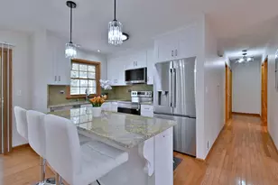 714 N Lakeside Dr, Vernon Hills, IL 60061 - Photo 17