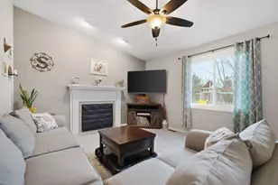 1015 Primrose Ln, Normal, IL 61761 - Photo 11