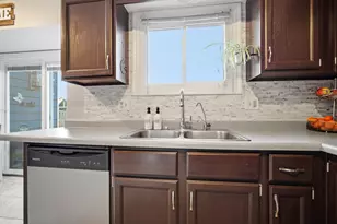 1015 Primrose Ln, Normal, IL 61761 - Photo 9