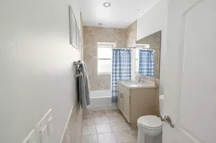 2467 N Clark St, Chicago, IL 60614 - Photo 5