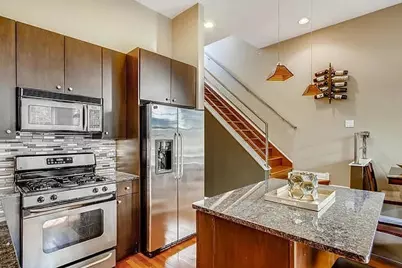 1331 N Greenview Avenue #3, Chicago, IL 60642 - Photo 7