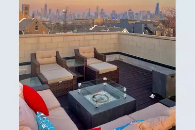 1331 N Greenview Avenue #3, Chicago, IL 60642 - Photo 17