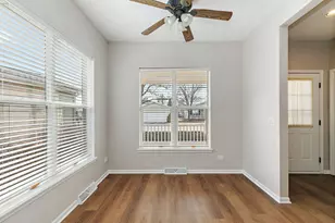 115 Hunter Ct, Grayslake, IL 60030 - Photo 9