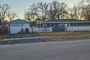 649 E Eisenhower Ave, Palatine, IL 60074 - Photo 1