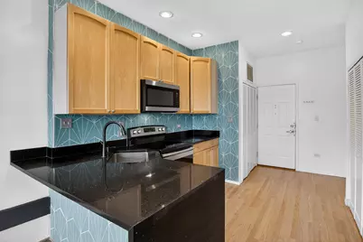 3918 N Broadway Street #3B, Chicago, IL 60613 - Photo 9