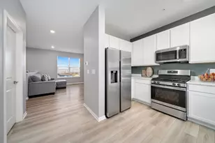 1004 Atterberg Rd, South Elgin, IL 60177 - Photo 5