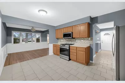 16906 Dobson Court, South Holland, IL 60473 - Photo 7