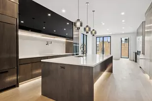 2434 W Superior St, Chicago, IL 60612 - Photo 5