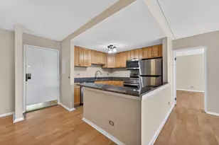 2015 S Finley Rd, Lombard, IL 60148 - Photo 11