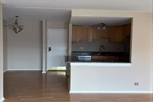 2015 S Finley Rd, Lombard, IL 60148 - Photo 9