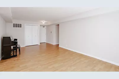 710 Oakton Street #304, Evanston, IL 60202 - Photo 3