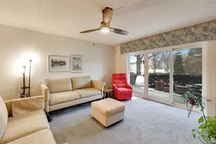 710 Creekside Dr, Mount Prospect, IL 60056 - Photo 5