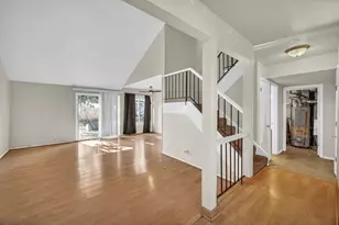 545 Alton Ct, Carol Stream, IL 60188 - Photo 5