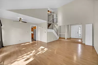 545 Alton Court, Carol Stream, IL 60188 - Photo 3