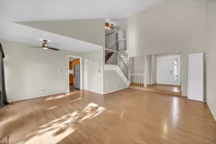 545 Alton Ct, Carol Stream, IL 60188 - Photo 3