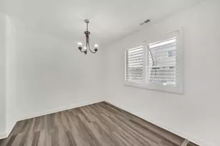 514 Alton Ct, Carol Stream, IL 60188 - Photo 9