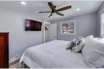 8407 N Olcott Avenue, Niles, IL 60714 - Photo 13