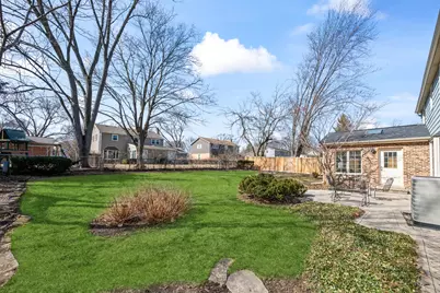 940 N Carmel Drive N, Palatine, IL 60074 - Photo 35