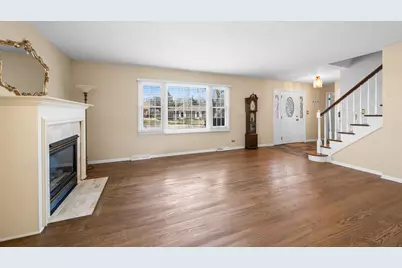 940 N Carmel Drive N, Palatine, IL 60074 - Photo 5