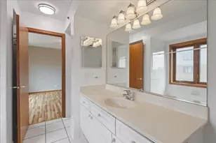 5 S Pine St, Mount Prospect, IL 60056 - Photo 17