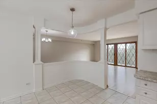 5 S Pine St, Mount Prospect, IL 60056 - Photo 13