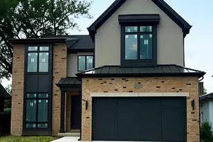 286 N Indiana Ave, Elmhurst, IL 60126 - Photo 1