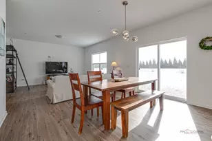 2490 Olivia Ct, Wauconda, IL 60084 - Photo 7