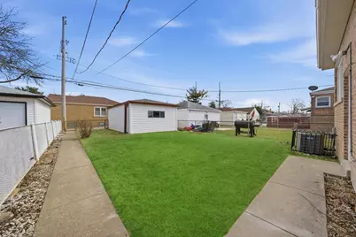 10537 S Rhodes Avenue, Chicago, IL 60628 - Photo 19