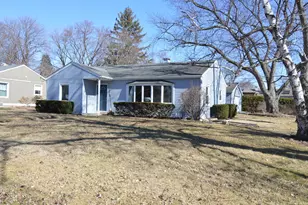 104 N Pleasant Rd, Lake Zurich, IL 60047 - Photo 1
