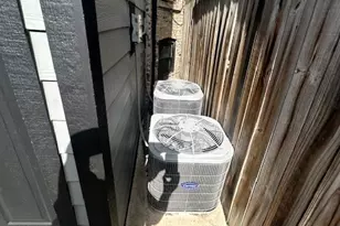 3023 W Wellington Ave, Chicago, IL 60618 - Photo 3