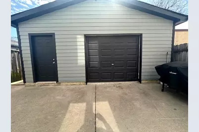 3023 W Wellington Avenue, Chicago, IL 60618 - Photo 5