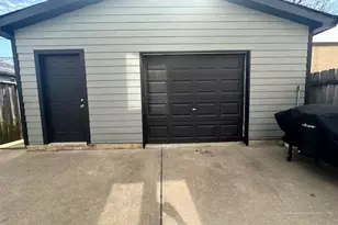 3023 W Wellington Ave, Chicago, IL 60618 - Photo 5