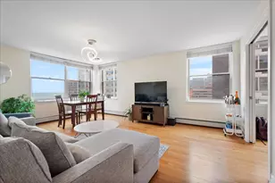 3033 N Sheridan Rd, Chicago, IL 60657 - Photo 3
