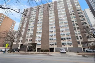 3033 N Sheridan Rd, Chicago, IL 60657 - Photo 1